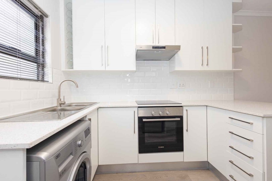 To Let 2 Bedroom Property for Rent in Loevenstein Western Cape